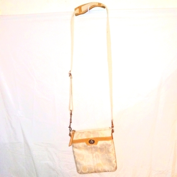LIKE NEW Coach Beige Cream Tan Hampton's Signature Crossbody Bag Y2K - Picture 2 of 15